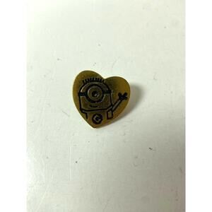 Universal Studios Gold Heart Minion Pin - Collectible!